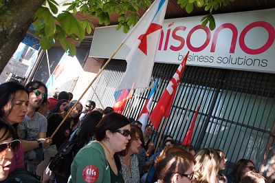 2016 04 26 ParoSituacionLaboralDespidosUnisonoVigo02.JPG